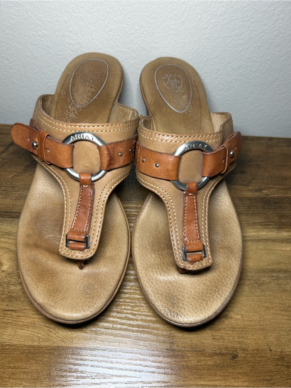 Ariat Brown Tan Leather Thong Sandals with Ring Accent